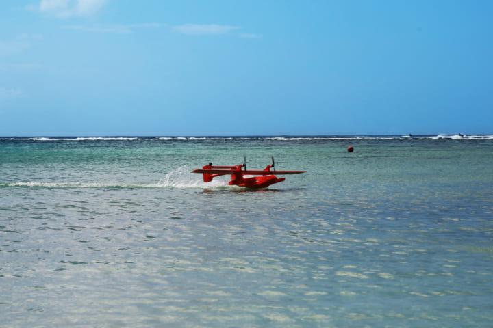  Taking off and landing on water and like a ship Hamadori, a flying boat-type drone that can fly on water 