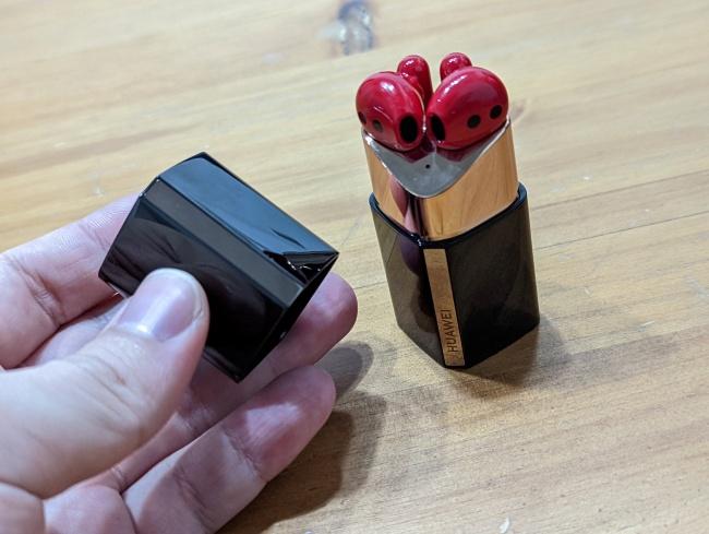 ギフトに贈ると彼女が喜びそうなファーウェイのリップスティック型完全ワイヤレスイヤホン「FreeBuds Lipstick」 