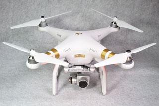 第713回:話題の「Phantom 3 Pro」をつくばのドローン練習場でテスト! 安定性も向上し、4K空撮対応 