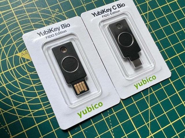パスワード認証は時代遅れ？--指紋認証USBキー「YubiKey Bio」が発売