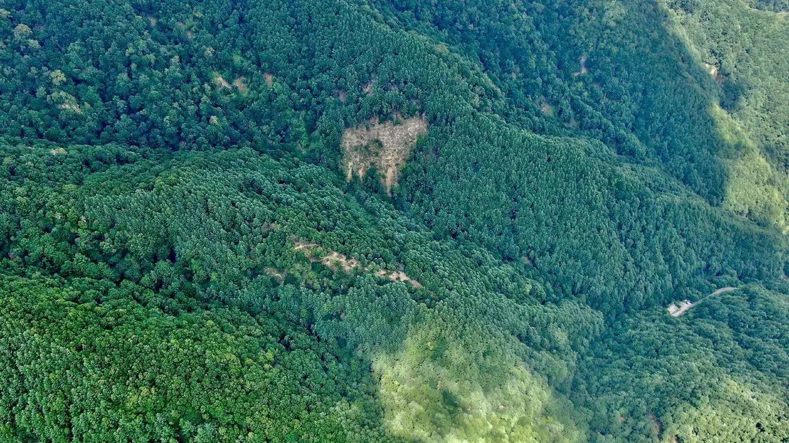 "Nikko Machinery Crash Site" I visited for the first time in 36 years and saw it from the sky