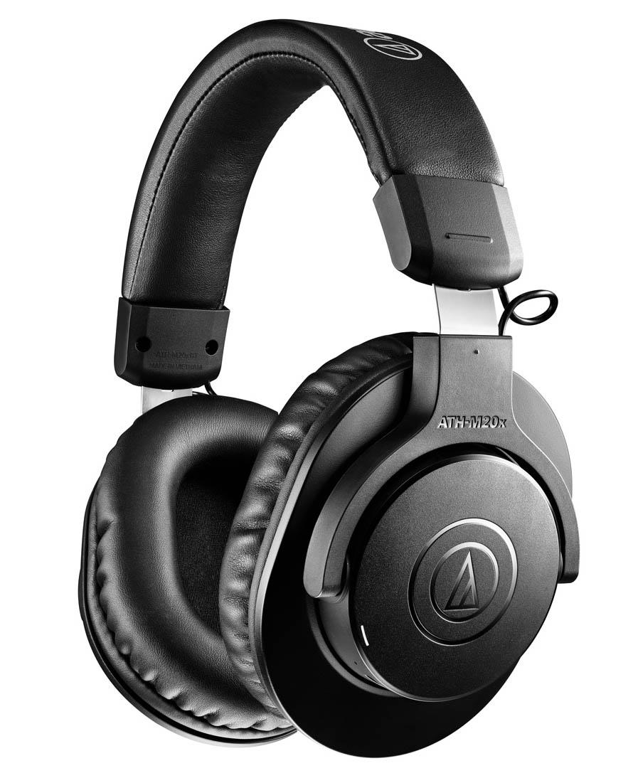 Audio-Technica wireless headphones "ATH-M20XBT" that can enjoy studio-level sound quality with only 216g lightweight body