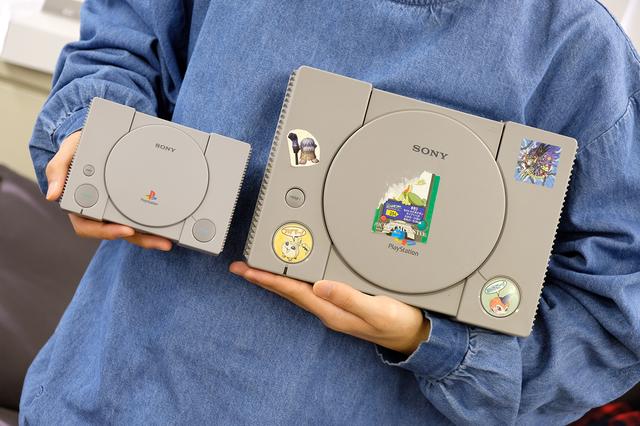 Compare the first Preste and PS Classic.The size difference was similar to that