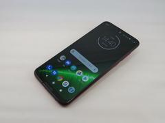 トリプルスロット＆国内全キャリア対応で幅広く使える「moto g7 plus」