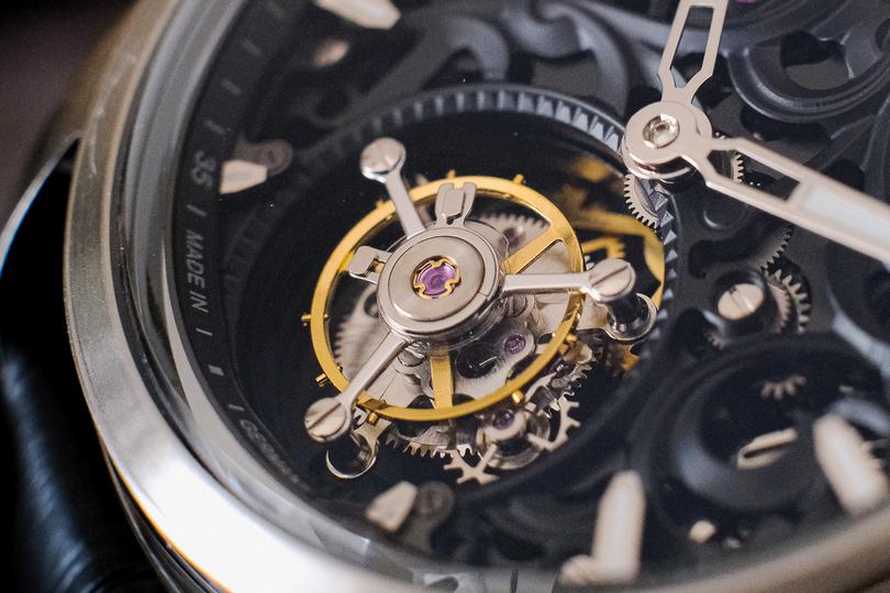 
   時計修理のプロも驚くクオリティ。ドイツ製トゥールビヨン腕時計「WALDHOFF」の魅力とは 