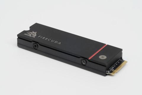 PS5にそのまま装着できるSeagate製M.2 SSD「FireCuda 530 ヒートシンク」。組み込み方法も合わせて紹介 