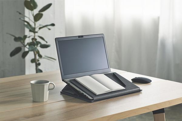 コクヨ、ノートPCのキーボードを筆記台にできるPCスタンド