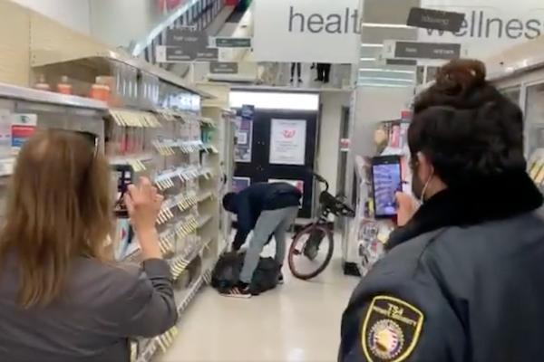 Shoplifting in front of the guards, arrested a man for alleged theft San Francisco