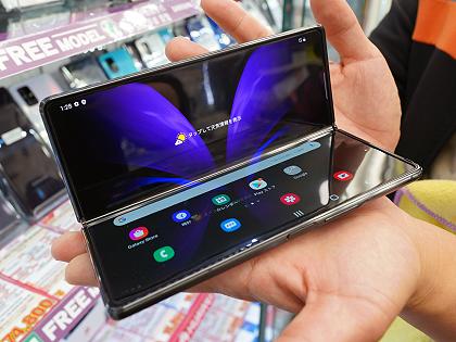 価格は27万円、折り畳みスマホの最新モデル「Galaxy Z Fold2 5G」が直輸入 