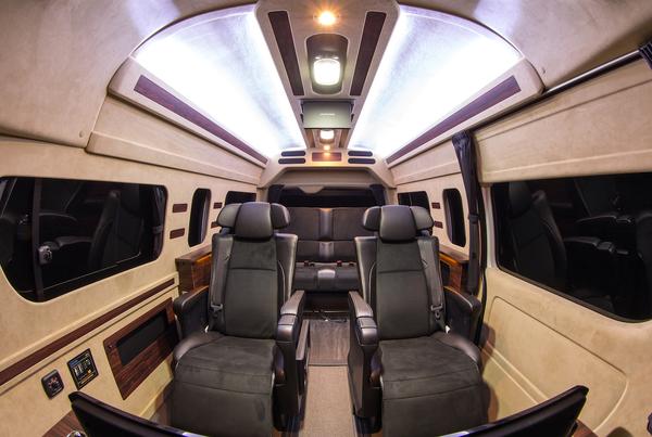  Is this Hiace? Isn't it a private jet?Luxury custom impact beyond Rolls Royce