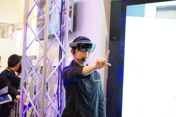「SoftBank World 2018」展示ブースで垣間見た、AIがつくりだす未来