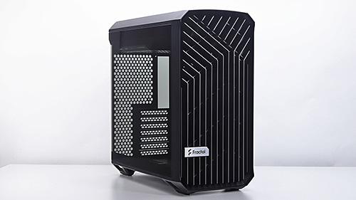 180mmファン×2でハイエンド構成も余裕で冷えるATXケース「Fractal Design Torrent Compact」 