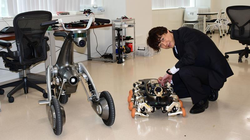 March 07, 2022 (Monday) To the spread of Robo to support life, the "Chance" Chiba Industrial University Future Robot Technical Research Center Director Takayo Furuta (51) [To the new era] (1)