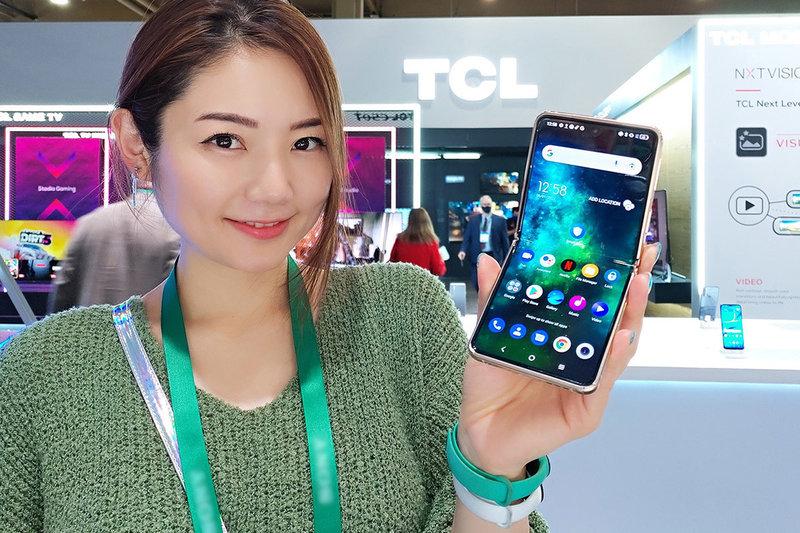 TCL's folding smartphone "Chicago" challenges leading manufacturers with a new display