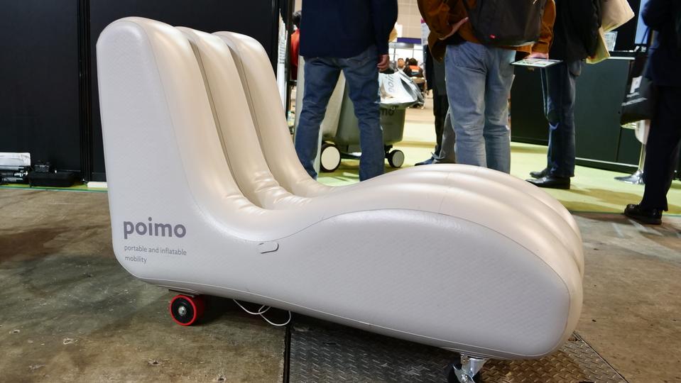 実用化待ってます！ 空気で膨らますパーソナルモビリティ｢poimo｣の実物を見てきた