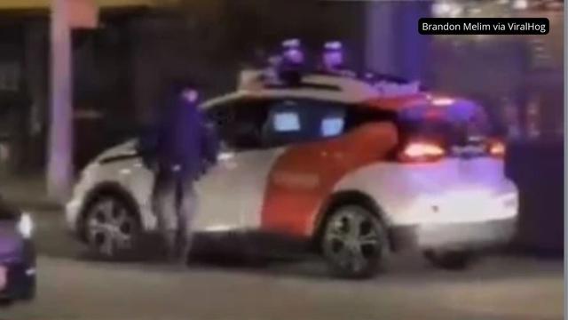 Video: Driverless car gets pulled over in San Francisco, then appears to take off