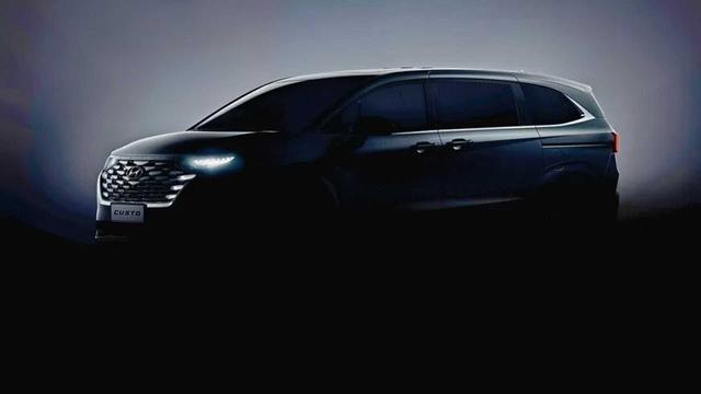 2022 Minivan Hyundai Custo se burló de un estilo no convencional