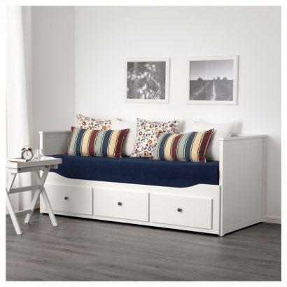 Ikea lance un nouveau canapé qui fait lit et coffre de rangement ! 