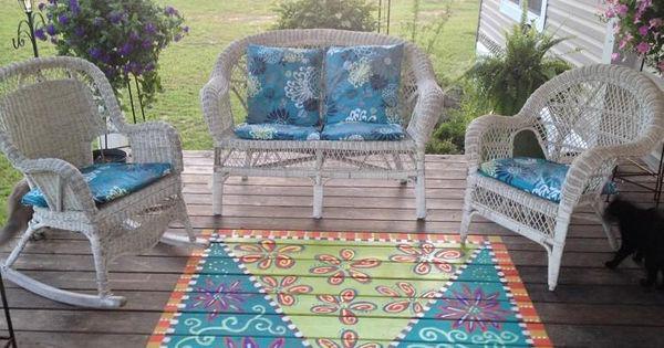 Peinture terrasse bois ou comment créer un faux tapis peint dans vos couleurs préférées 