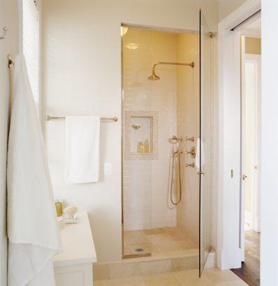 Comment bien aérer sa salle de bains pour éviter que la pièce soit humide ? 