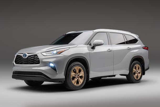 14 Most Fuel-Efficient Hybrid and Plug-In Hybrid SUVs in 2022 