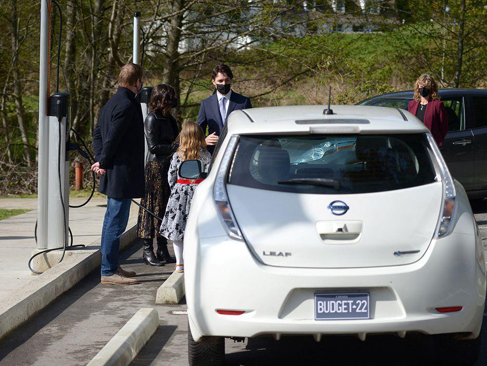 PM Justin Trudeau talks electric vehicles, nuclear energy during stop in Victoria