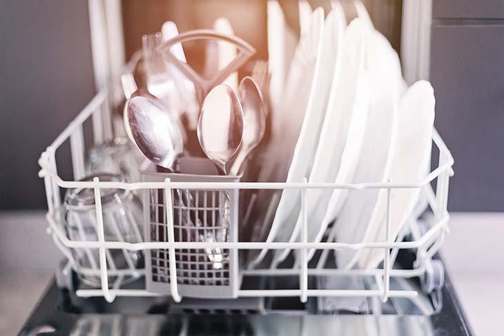 What are the green antagonists that help dishes shine in the dishwasher?
