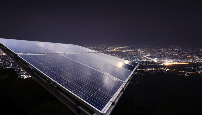 Paneles solares que funcionan de noche y al La oficina con cero emisiones netas más grande del Reino Unido: las historias de éxito de sostenibilidad de la semana 
