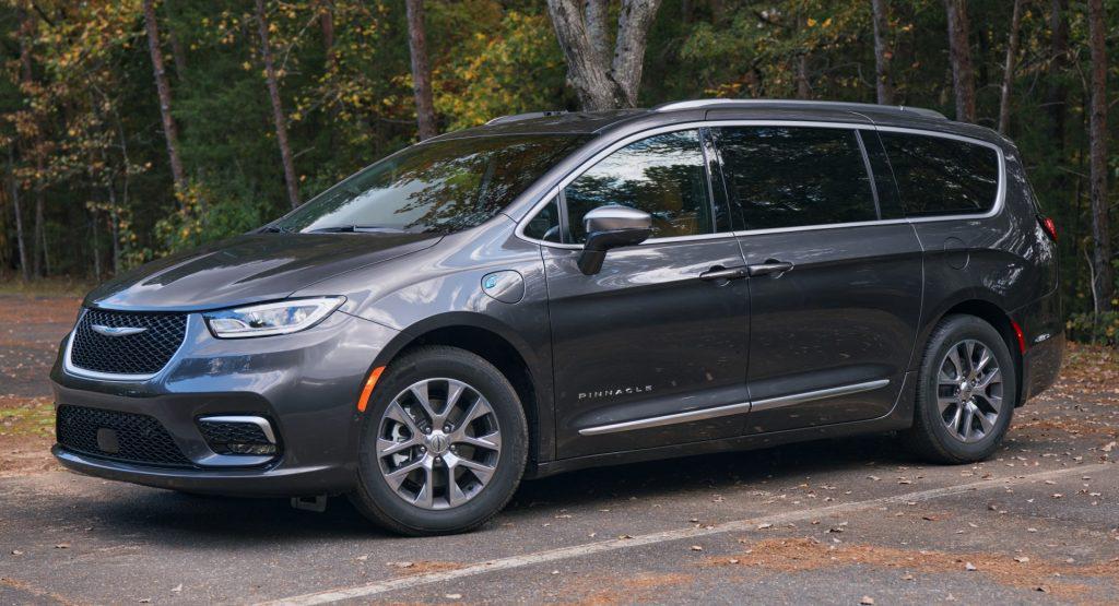 Carscoops The Second-Row Seats In 1,160 Chrysler Minivans May Not Be Properly Secured To The Floor