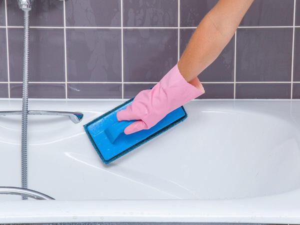 Comment nettoyer la salle de bain du plafond au plancher