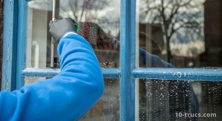 Comment nettoyer des vitres sales ? 