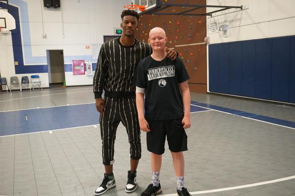 Deseo concedido: el adolescente de Greenville, Jimmy Butler, juegan al baloncesto juntos para 'My Wish' de ESPN