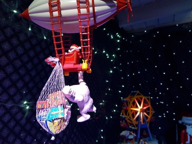 Près de Compiègne : il crée un décor de Noël entièrement en Playmobil 
