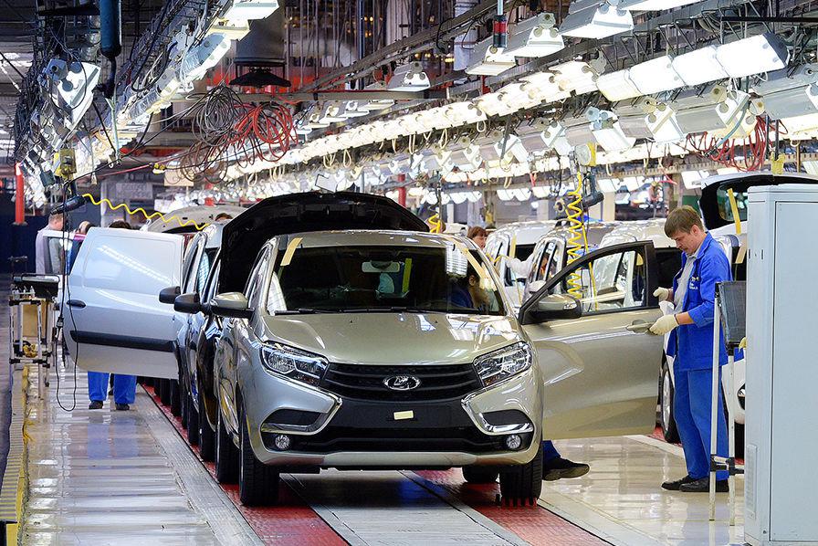 Why Renault is risking big in the war between Russia and Ukraine 
