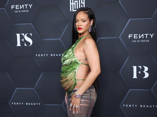 Rihanna isn't buying maternity clothes and it's revolutionizing pregnancy fashion 