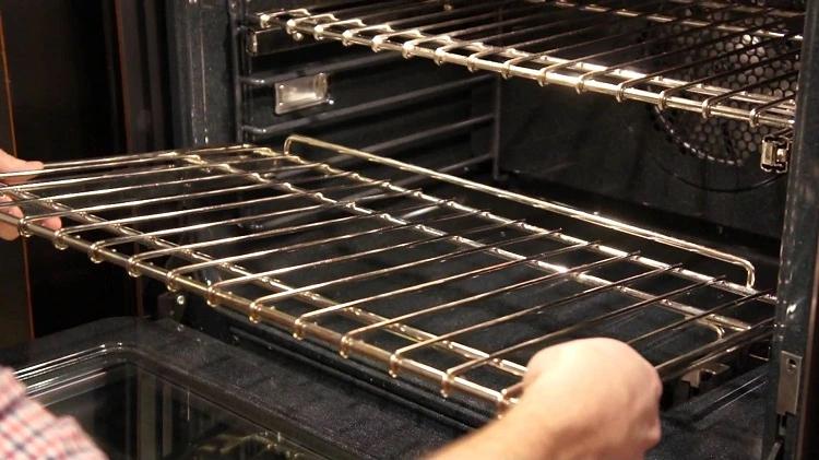 How to clean the oven grids naturally?Tips and tricks for an impeccable oven!