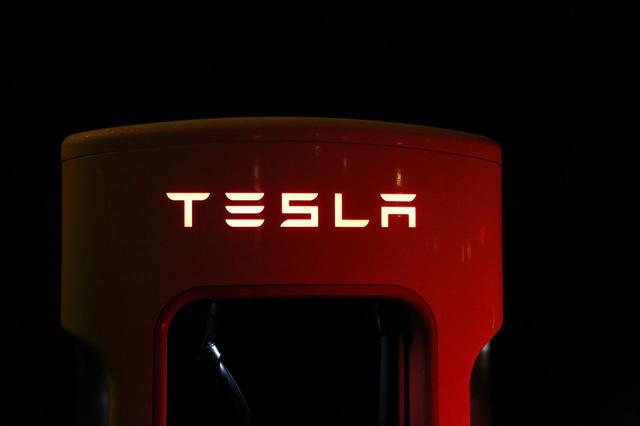 3 maneiras pelas quais Tesla está liderando a mudança de sustentabilidade