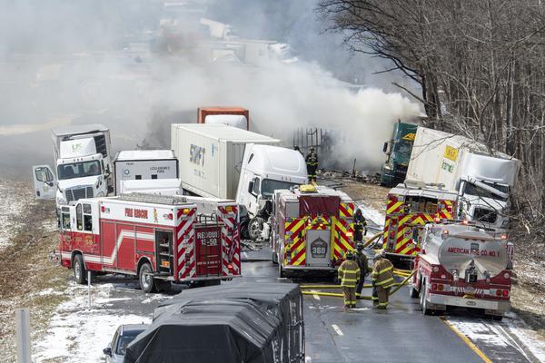 Al menos 3 muertos, 20 heridos después de que los calambres de nieve en Pennsylvania llevaran a 50 - accidente de vehículo en la Interestatal 81