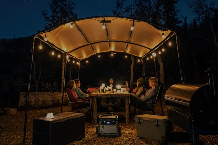 The 10 Best Pieces of Solar Gear for Exploring Off-Grid in 2022