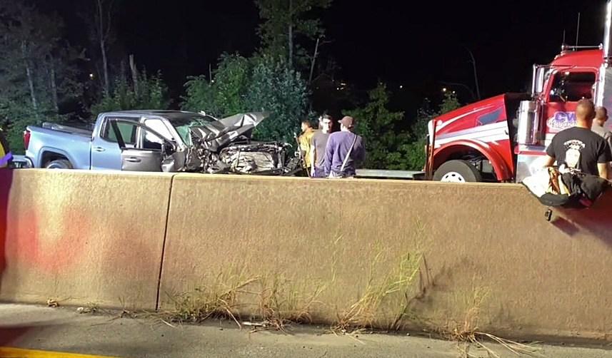 1 morto, 4 feridos após semi- acidente de caminhão na Rota 36 no condado de Livingston Inscreva-se agoraDaily News 