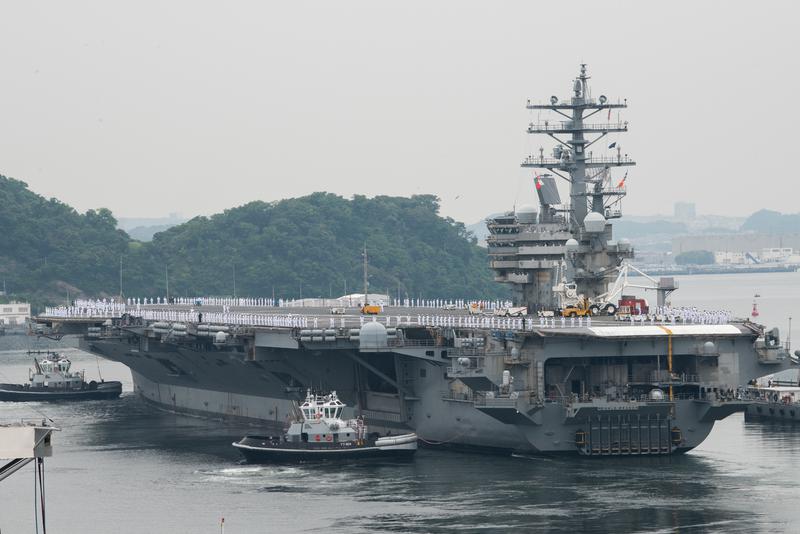 Navy odmítá tvrzení bývalého vůdce War College, že e-maily spojené s pornem byly způsobeny malwarem