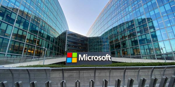 Microsoft reviduje licencování softwaru a cloudové politiky pod kontrolou regulátorů EU