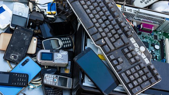 You Can Recycle Your Old Phones, Laptops, Batteries and Cameras for Free. Here's How 
