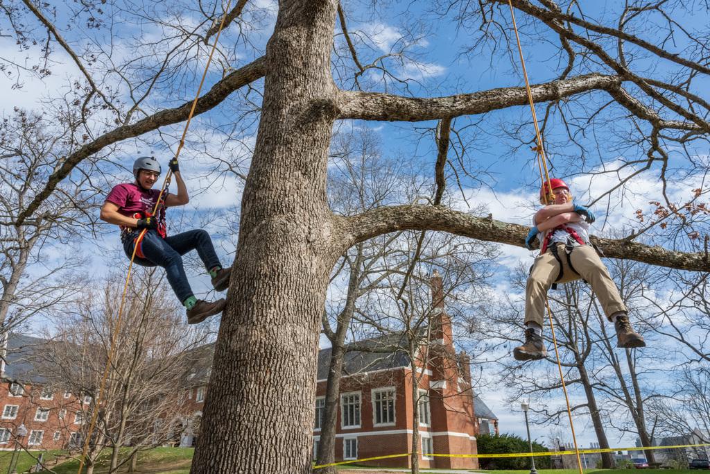 Virginia Tech alumni fuel a burning desire to fight wildfires 