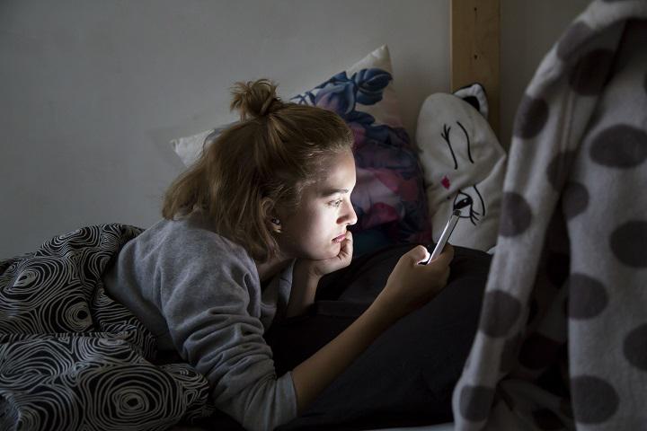 UW Study: Most teens actually have healthy relationship with digital technology