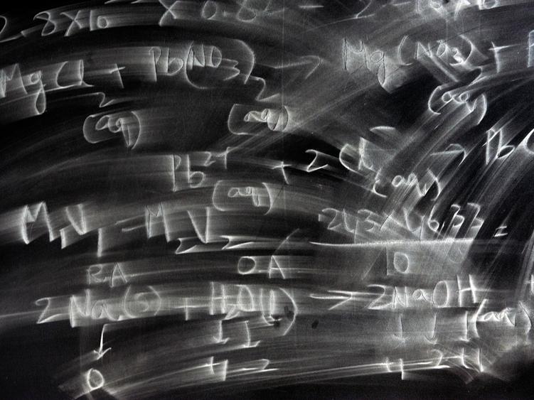 This math equation is dividing the internet, and no one can agree on an answer 