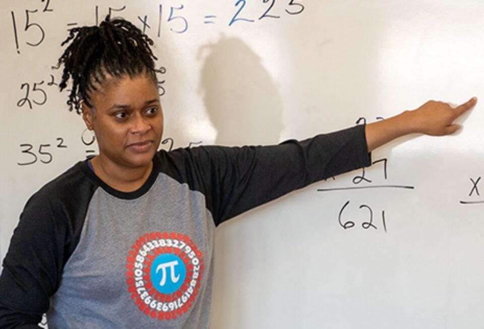 Основателят на Black Math Genius Program разкрива как черните хора са разорени по дизайн
