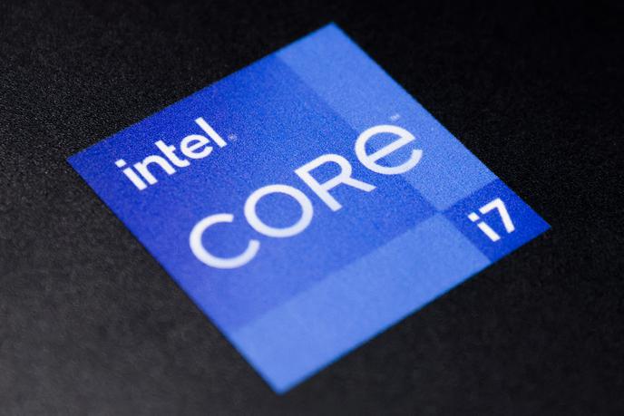 Accionistas de Intel rechazan paquetes de compensación para altos ejecutivos