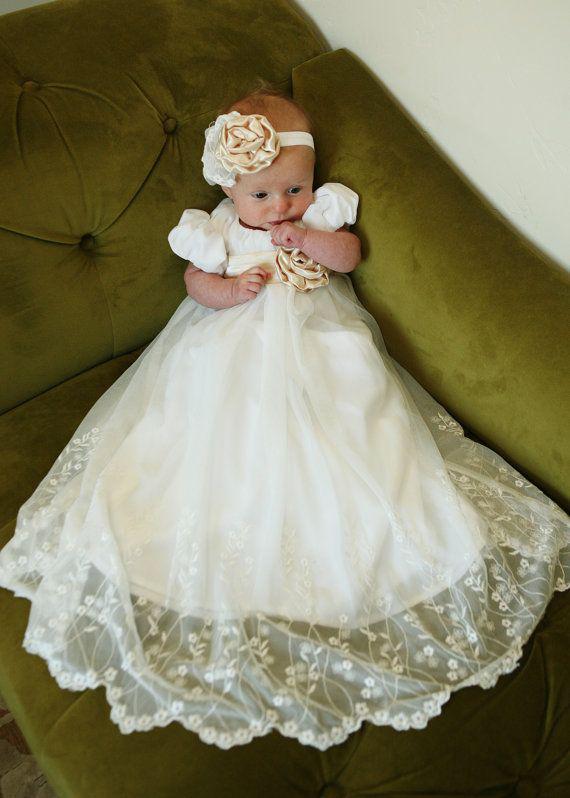 How to Dress for a Baby's Baptism 