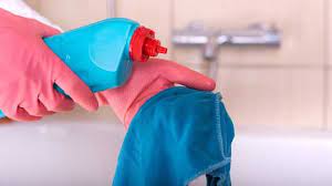  Oh no!  Stains on clothes?  5 ingenious tips to remove blood stains